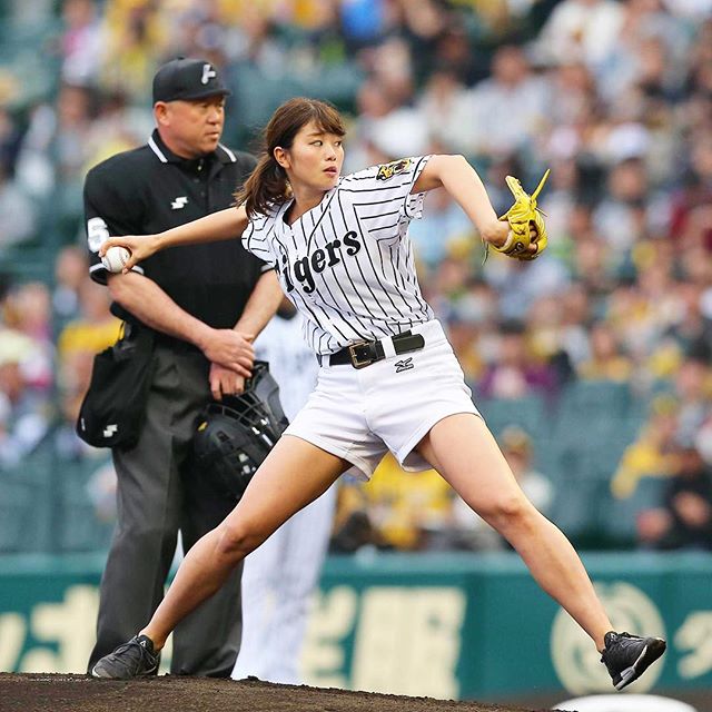 稲村亜美 甲子園始球式で自己最速タイの103キロ Inkyoのたわごと 楽天ブログ