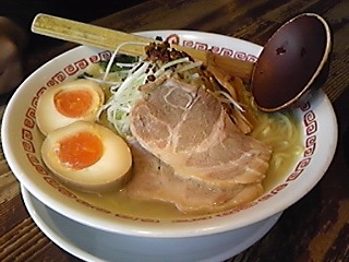 150207_塩ラーメン 味玉付き 820.jpg