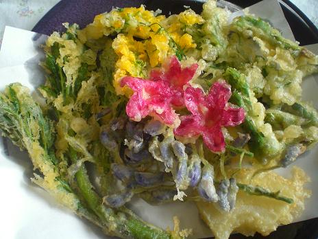 藤の花の天ぷら