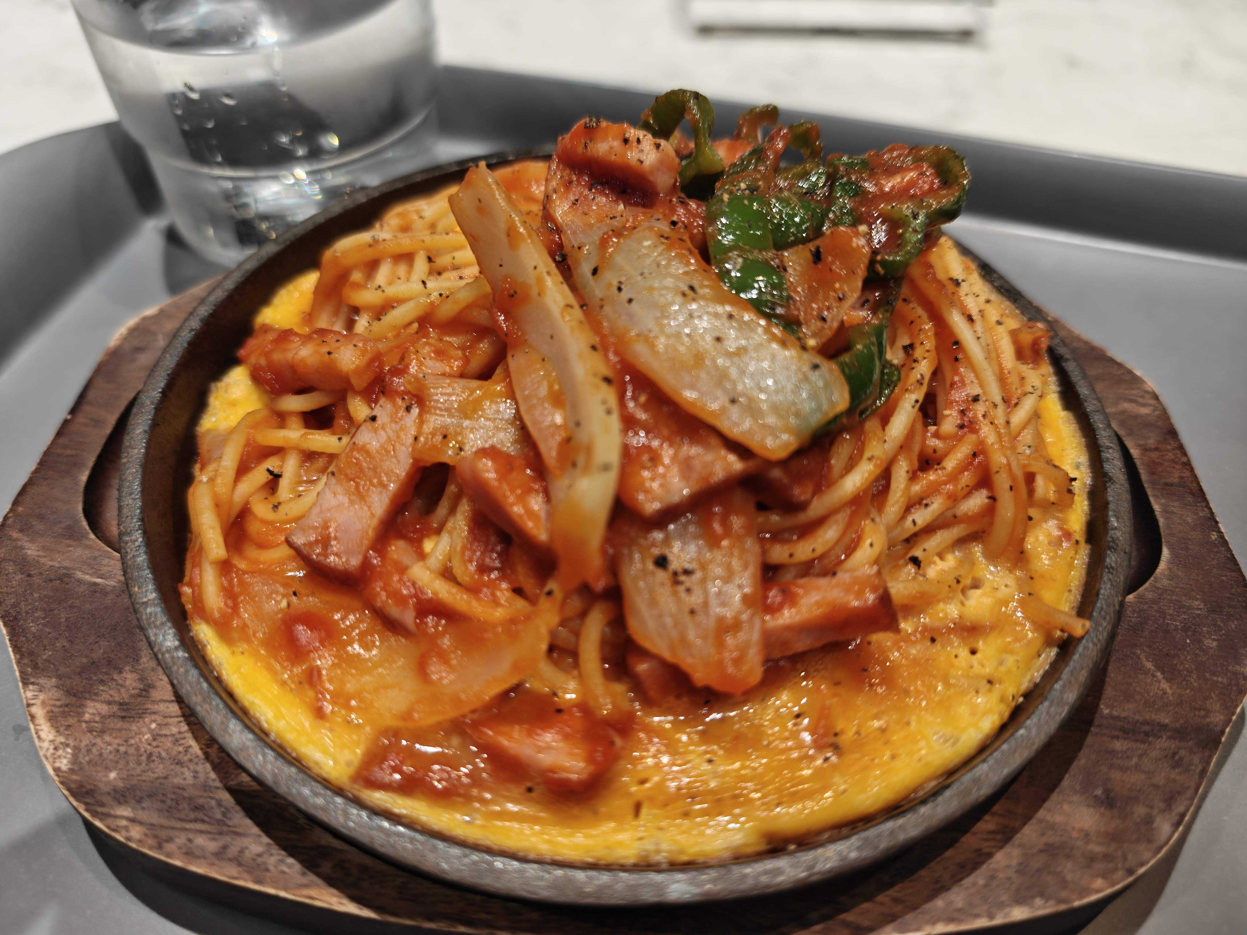 虎ノ門ヒルズ　dam pub 一人ランチ オムナポリタン
