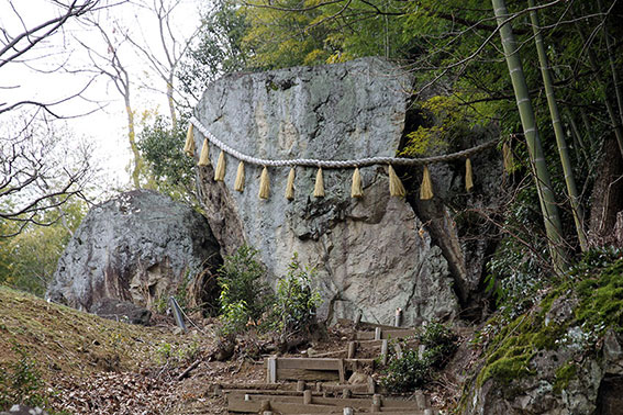 破磐神社の磐座♪