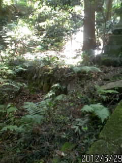 石灯籠と石垣