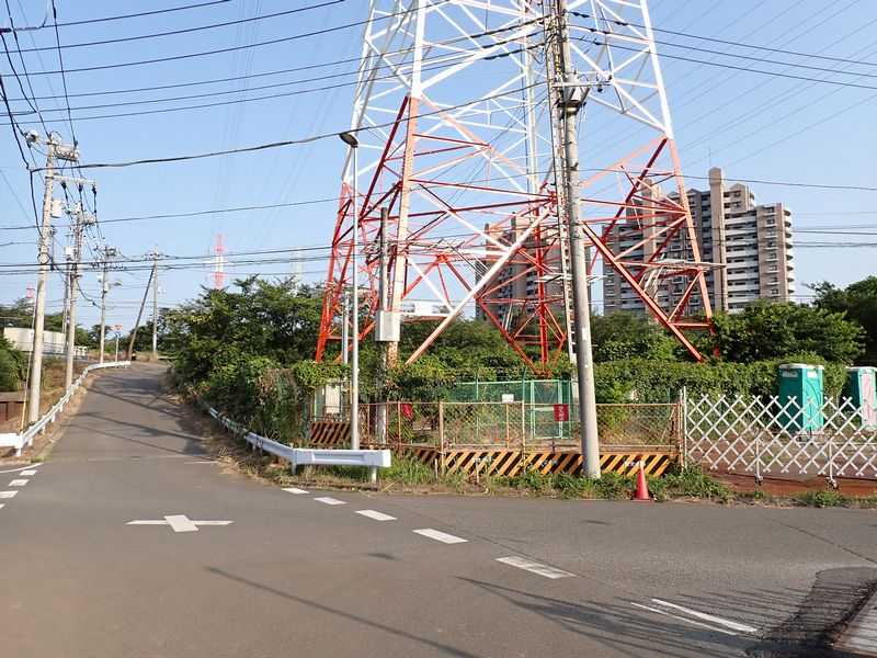 東京東線 4067 号鉄塔周囲に工事フェンス