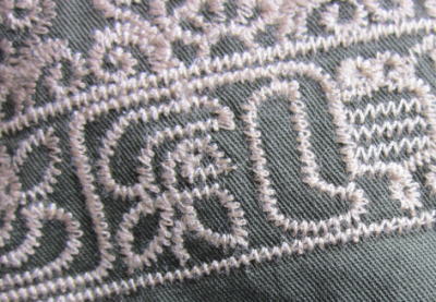 UNGRID モッズ刺繍コート カーキ 14200円→50%OFF 7100円福岡キャナルシティー8.JPG