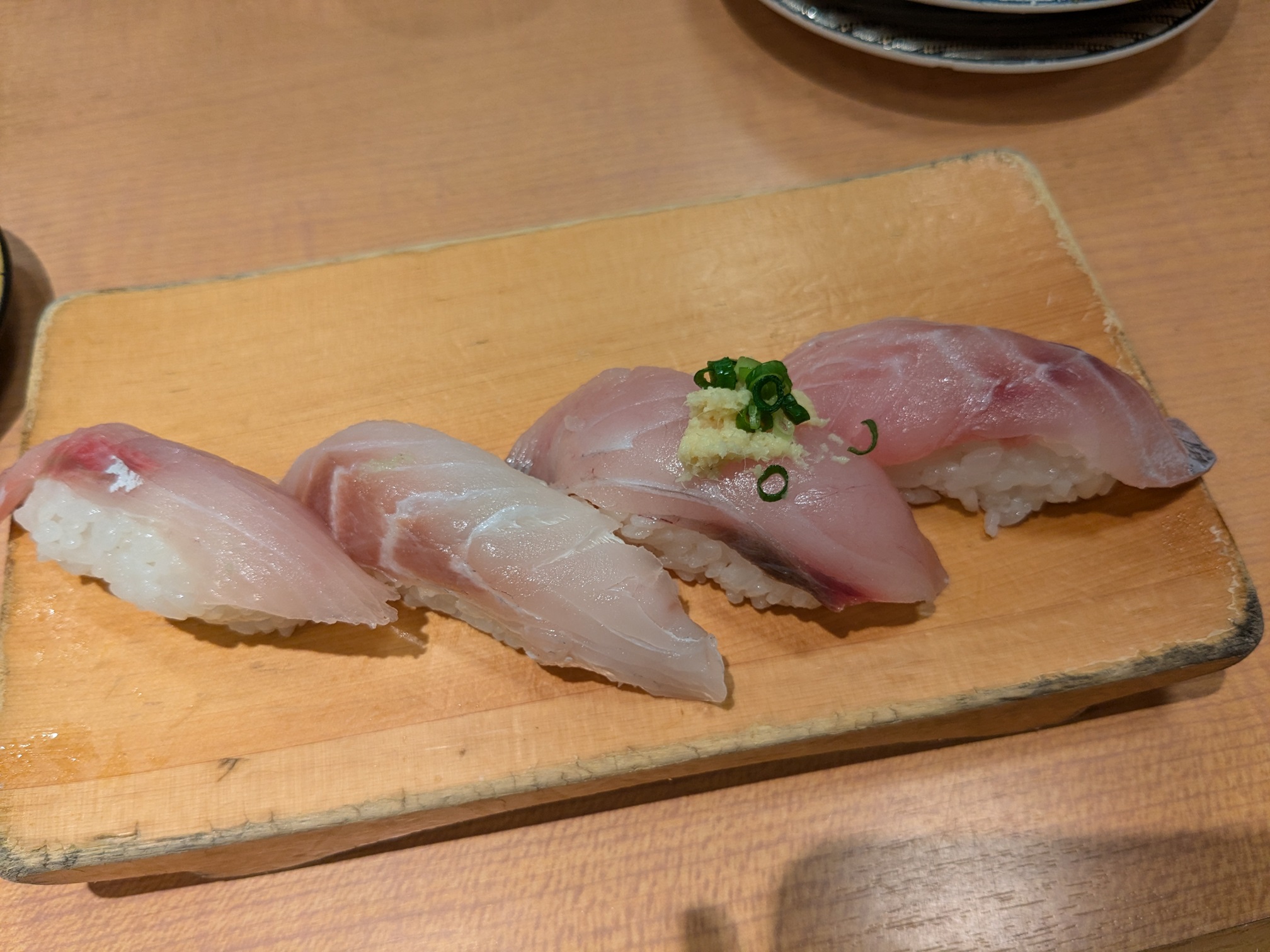 千葉県鴨川市　地魚回転寿司 丸藤　丸藤食べくらべ