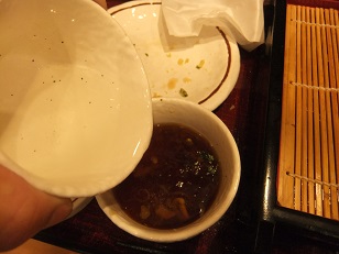 乱切りそばあずみ池袋東口店のそば湯