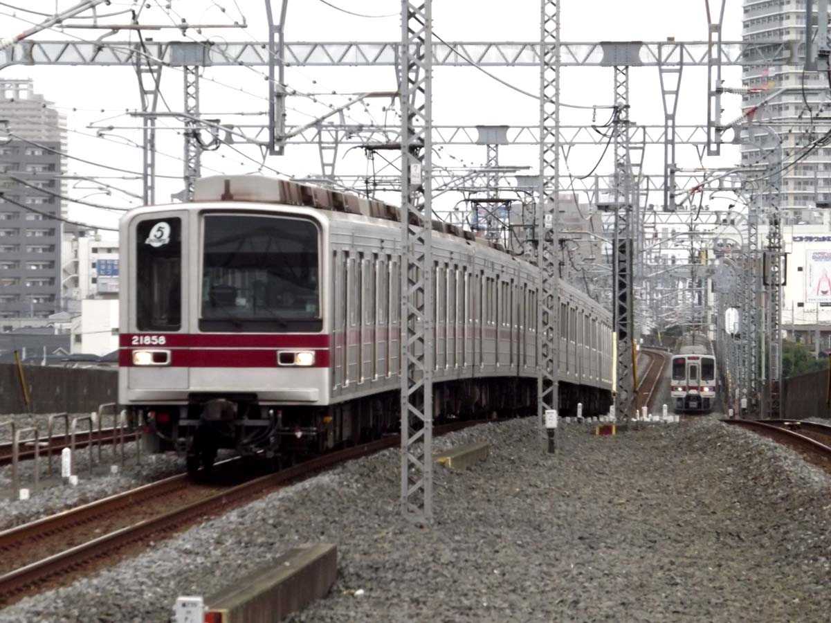 東武鉄道 20000系（20050型）：伊勢崎線 | マル鉄鉄道写真館