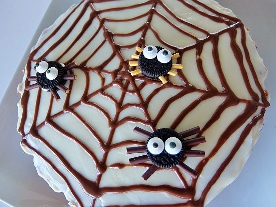 ハロウィン キャロットケーキ 蜘蛛の巣 コストコ チョコレート チーズ