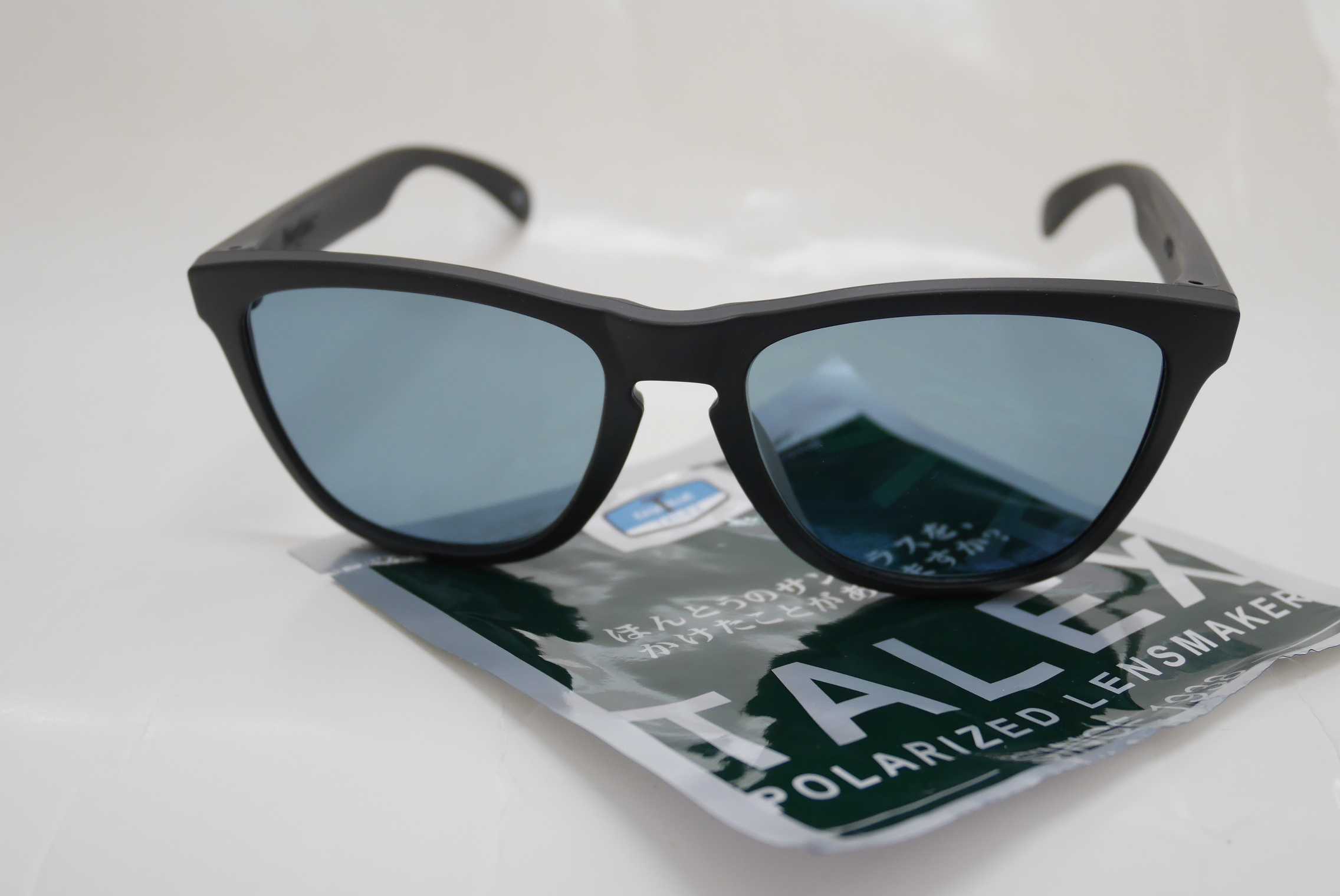 OAKLEY Frogskins サングラス　タレックスレンズ　イーズブルー Frogskins フロッグスキン に限定カラー イーズブルー | 偏光