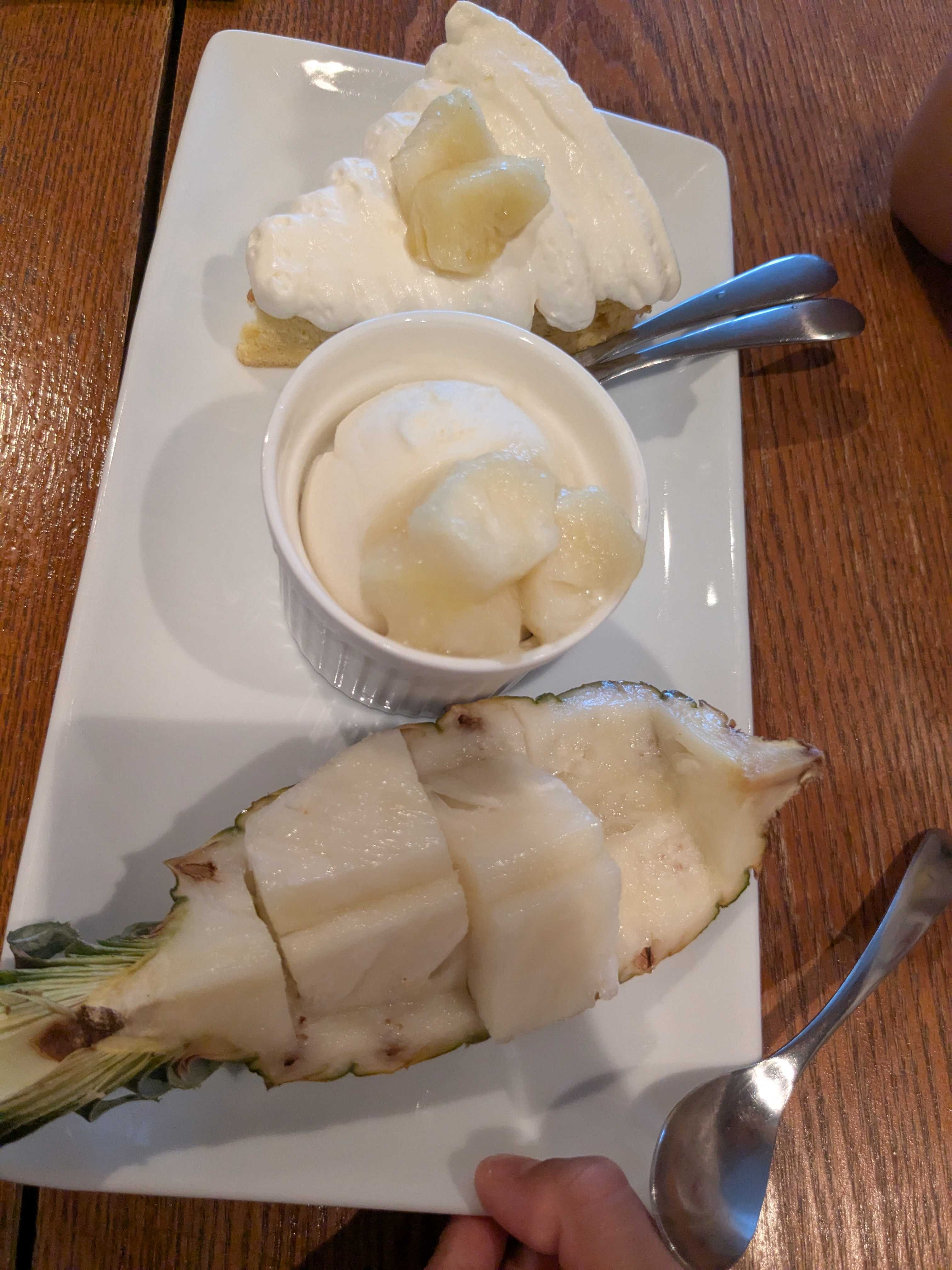 西表島　子連れカフェ　農園Cafe ファイミール　パインプレート