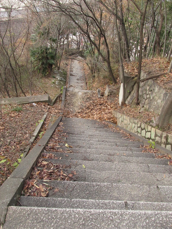 海軍工廠後の階段