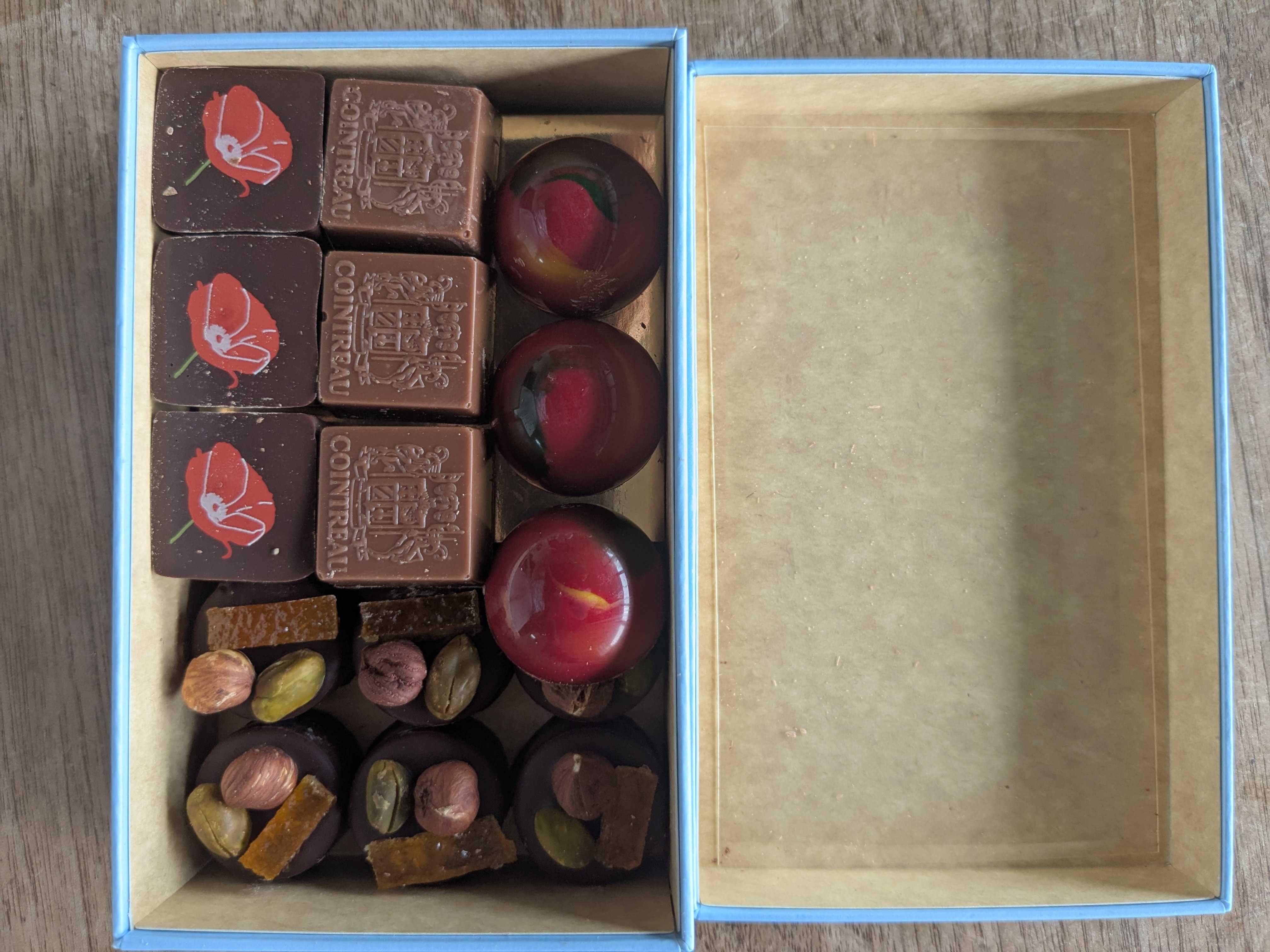 ルクセンブルクのお土産　GENAVEH(ゲナヴェ)　チョコレート