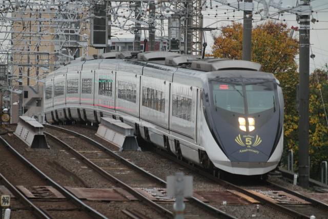 京成 新型スカイライナ-5周年&京急ブル-並走4