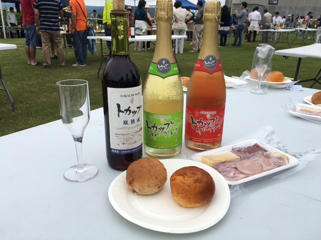 写真トカップとパンとチーズなど.JPG