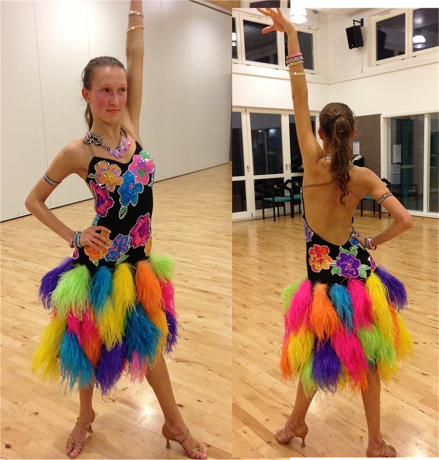 JuliaNiemannBuntesLATKleid1.jpg
