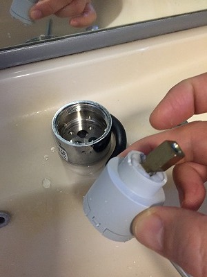 水漏れ　修理　水道　蛇口