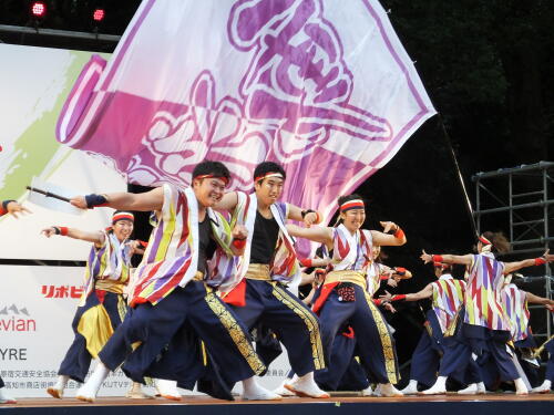 スーパーよさこい 原宿口ステージ