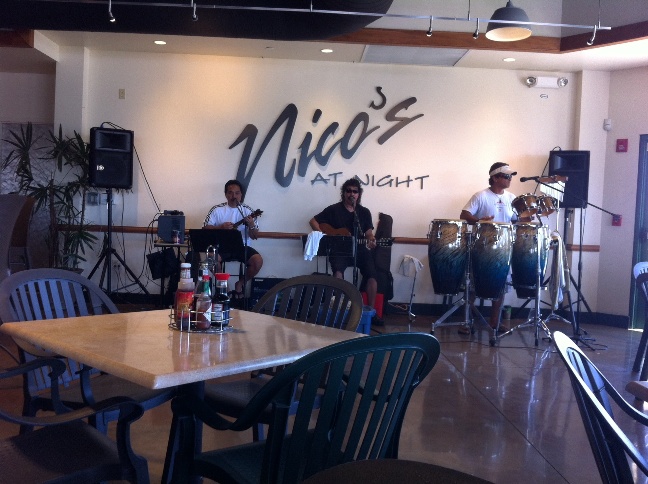 live music at lunch time.jpeg