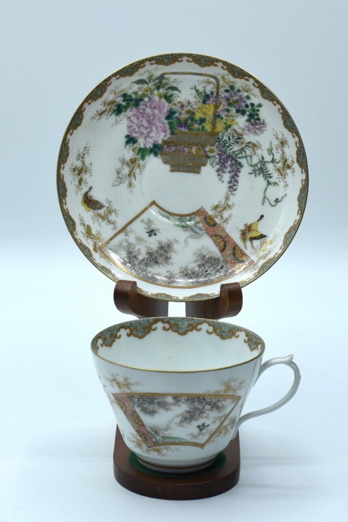 色絵花籠文碗皿(深川栄左衛門) | 明治有田のカップ&ソーサー 超絶技巧