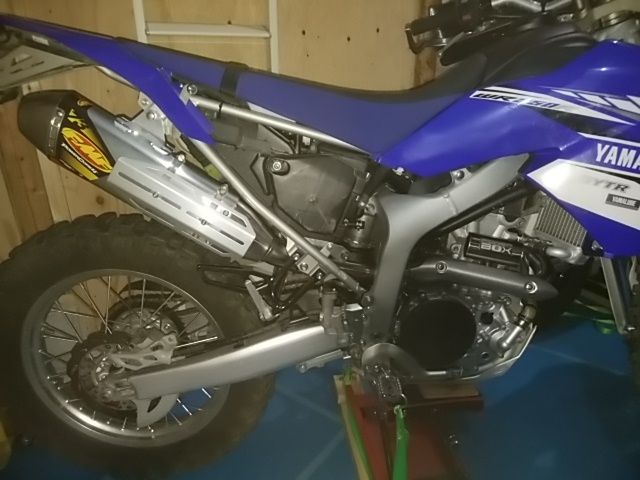 WR250Rマフラー交換 | たけたけの休日 バイクとお寺と登山