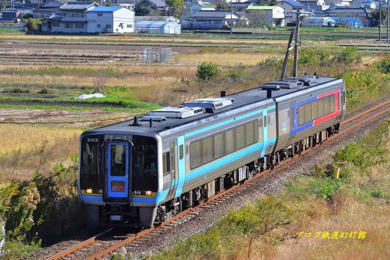 2000系とN2000系混合の特急「しまんと」 | ブログ「鉄道幻灯館