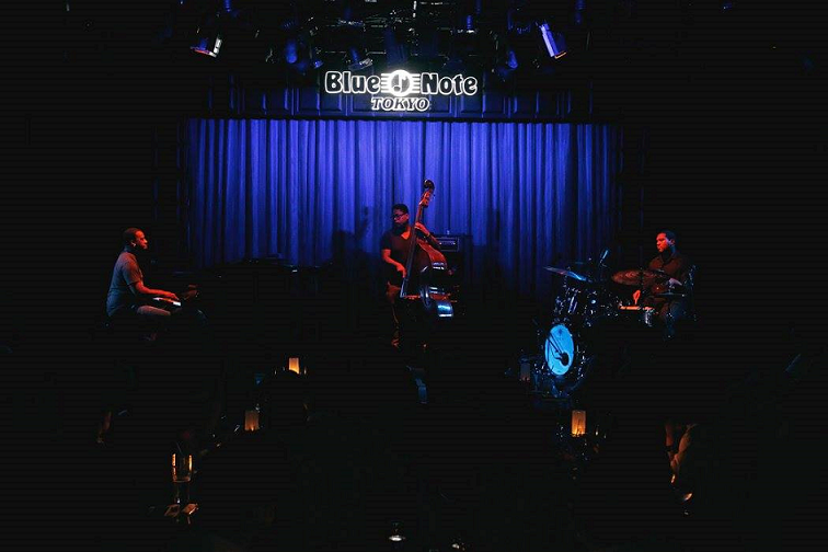 ROBERT GLASPER14.png