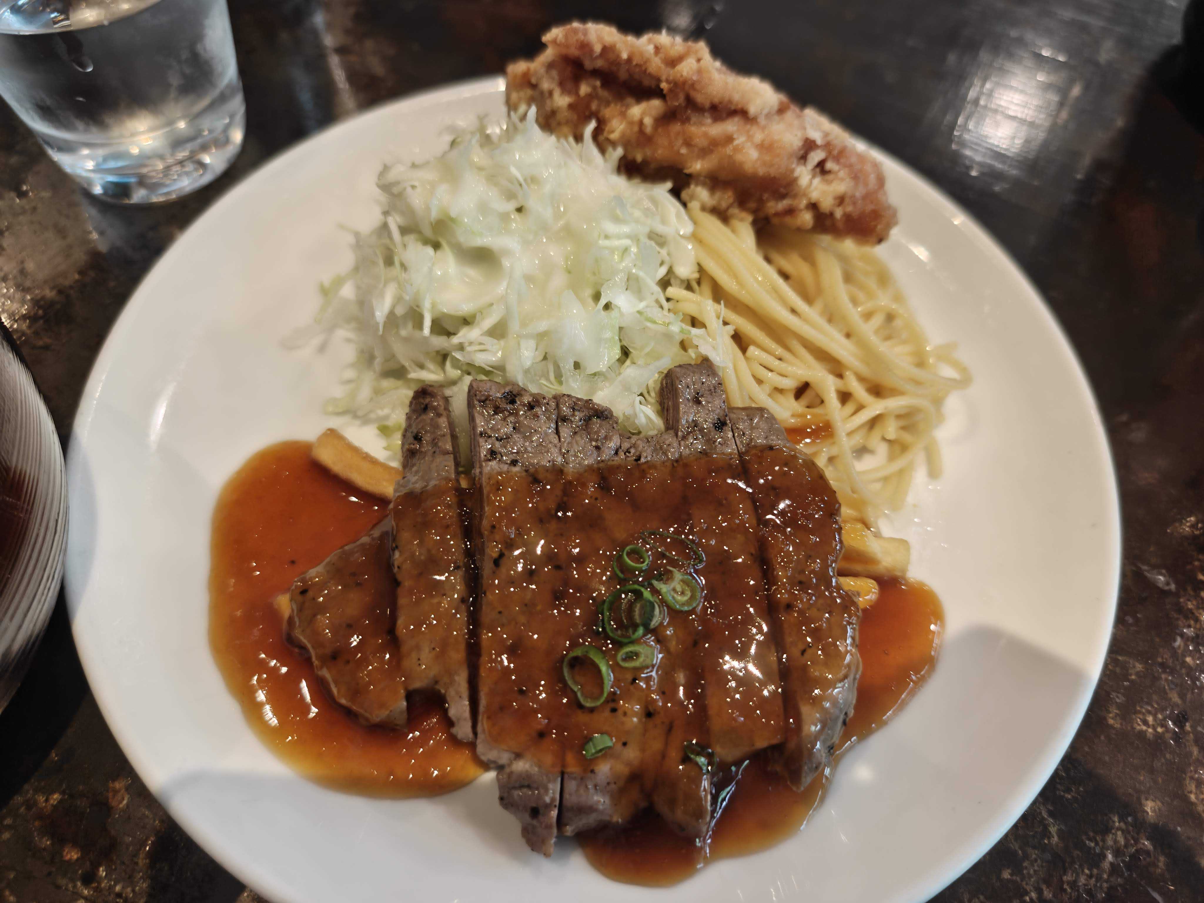 新橋　ランチ　Dining Bar TAO （タオ）　今週の日替わり ロースステーキ