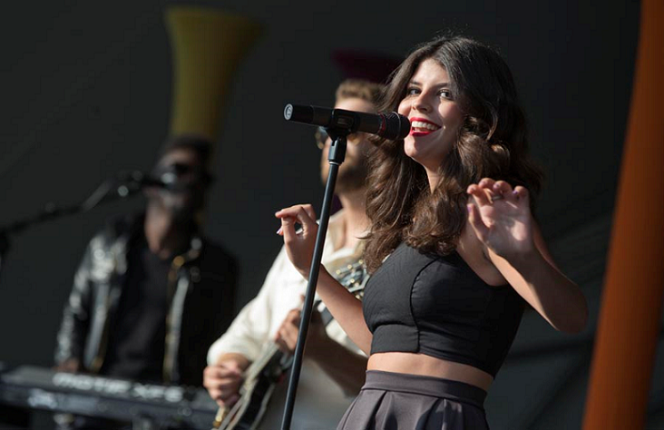 Nikki Yanofsky_5.png