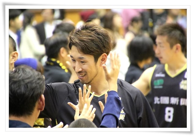 金沢武士団-15 試合後はファンサービス 15.10.3