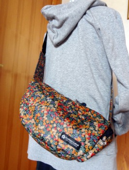 ムーンショルダー