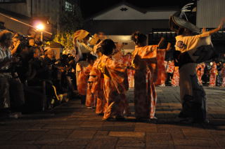 風の盆　前夜祭・鏡町