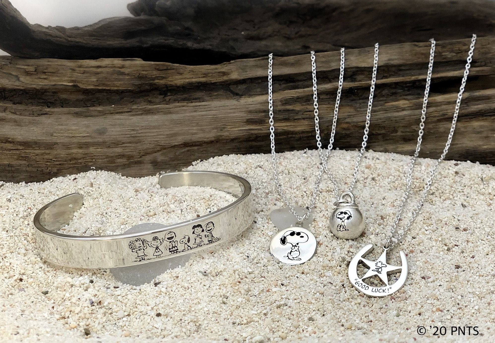 湘南のクリエイターとコラボ 西宮阪急 Peanuts Life Times オリジナルアイテムが発売中 スヌーピーとっておきブログ 楽天ブログ