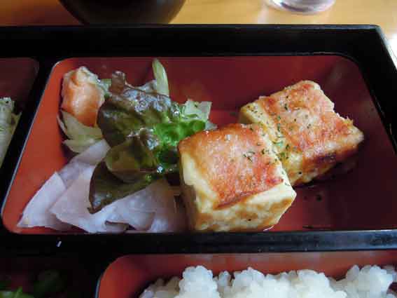 アメリカンステーションの「豆腐ベーコン巻ステーキ」♪