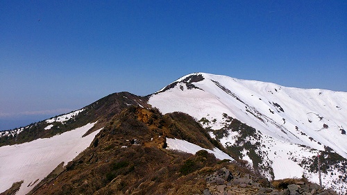 s-20140425不忘山南屏風岳.jpg