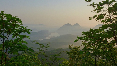 s-20140529笹倉山4眺子の口から南川ダム.jpg