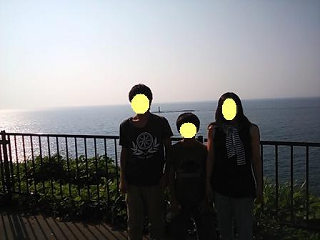 海にて