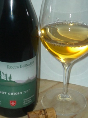 Rocca Bernarda PinotGrigio 2007 glass.jpg