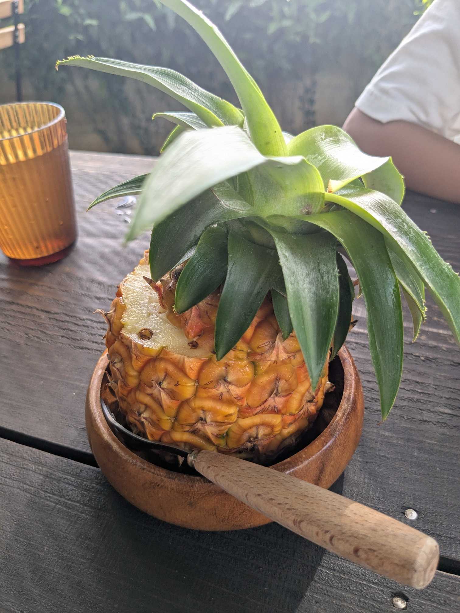 西表島　k子連れカフェ　西表の少年　子どもが注文したピーチパイン