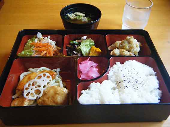 アメリカンステーションの「鶏の生姜焼き」-1♪