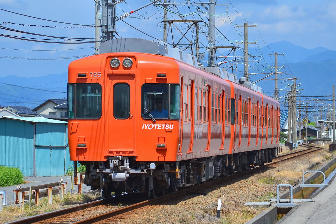 京王3000系の生き残り 旧塗装の伊予鉄3000系を撮る うどんの国からみかんの国へガタンゴトン 楽天ブログ