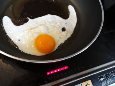 水っぽい卵の目玉焼き