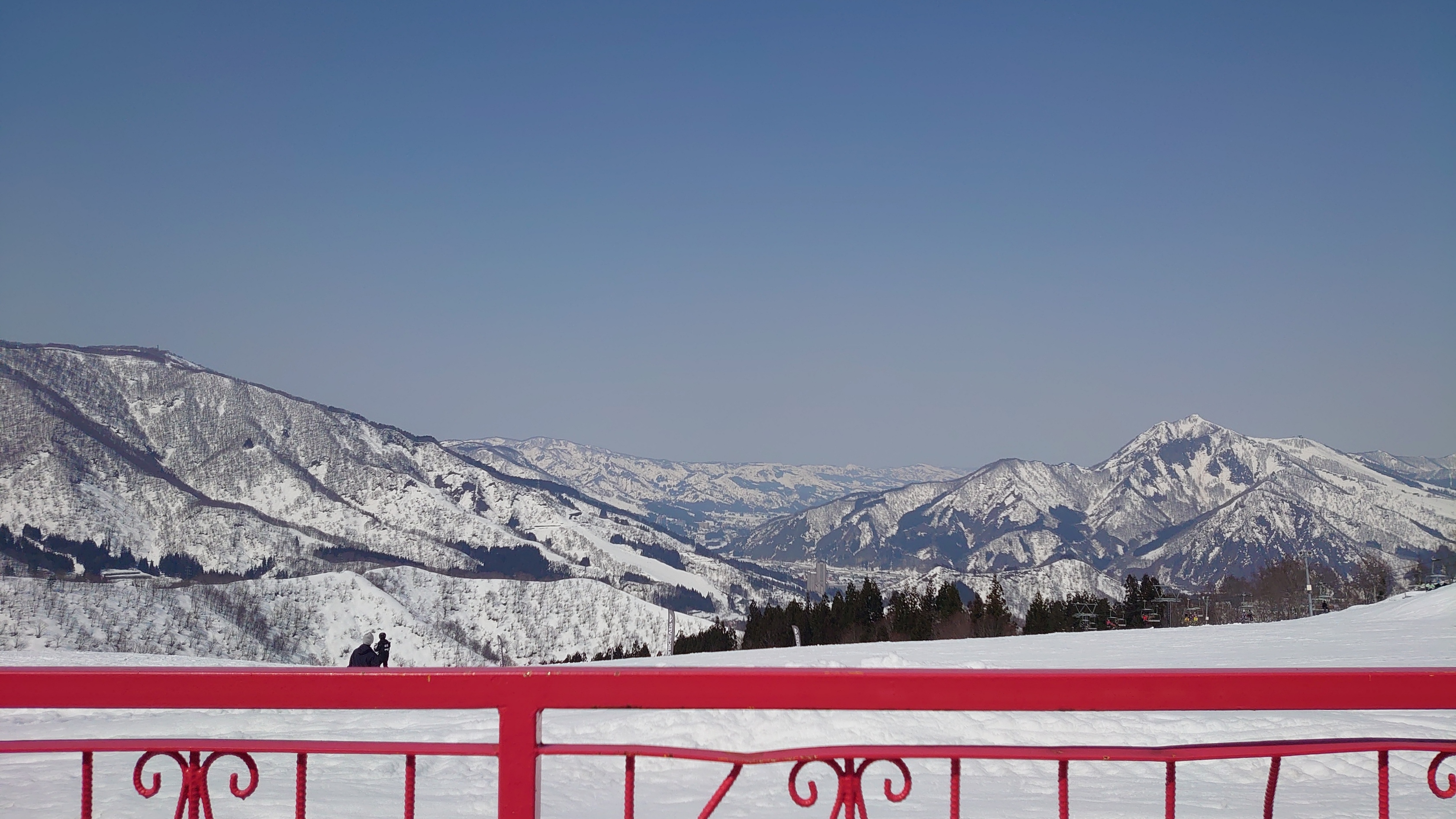 車とか雪山とか