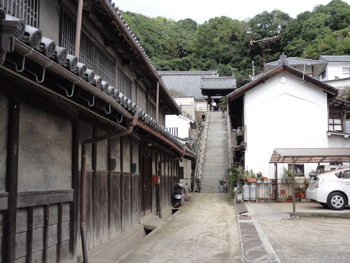 西方寺への階段