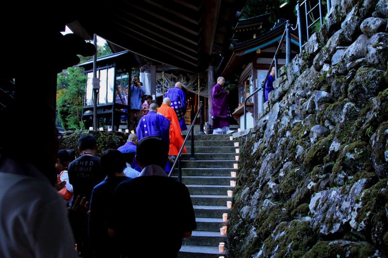 生駒聖天万灯会_09住職巡回.jpg