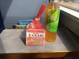 車内販売　とちおとめどら焼き