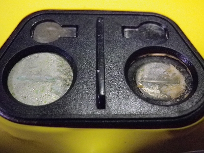 ヘタったバッテリー側の電極部