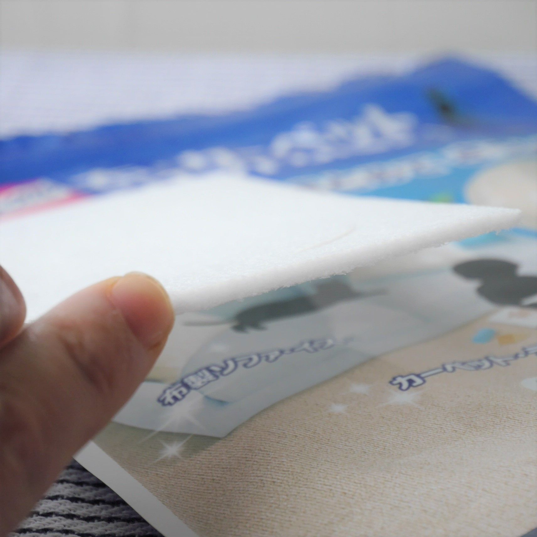 クイックル 布・カーペットウエットぶきシート_厚み