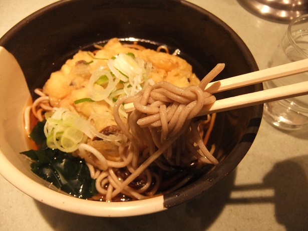 新和そば＠新宿の本しめじ＆舞茸の天ぷらそば２