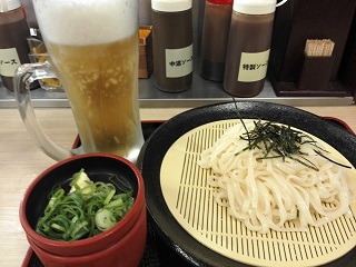 ビールとうどん.jpg