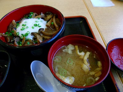きのことトロロ山掛け丼.jpg